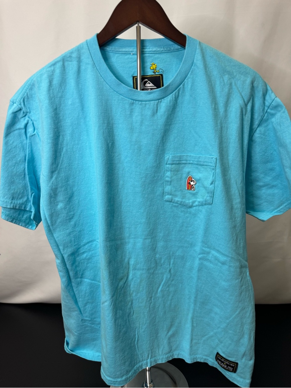 Quiksilver peanuts men’s large Light Blue Pocket T-Shirt 136